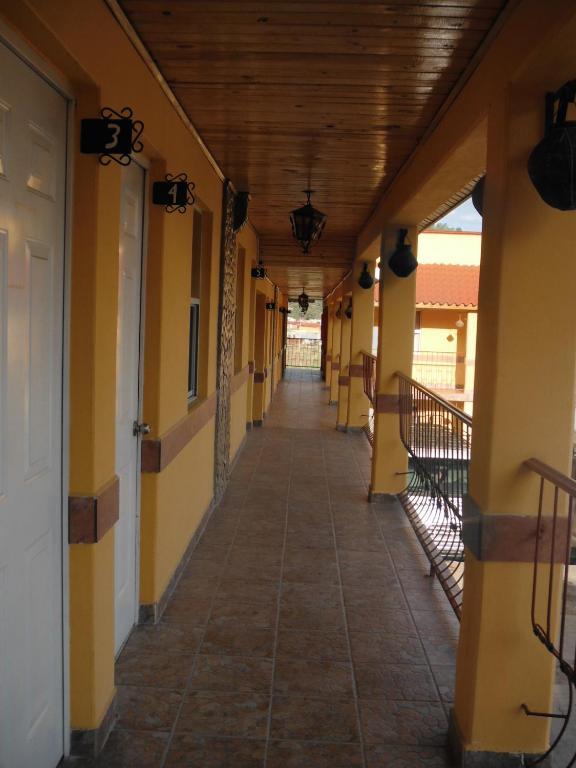 Hotel Paraiso Del Bosque Creel Exterior foto
